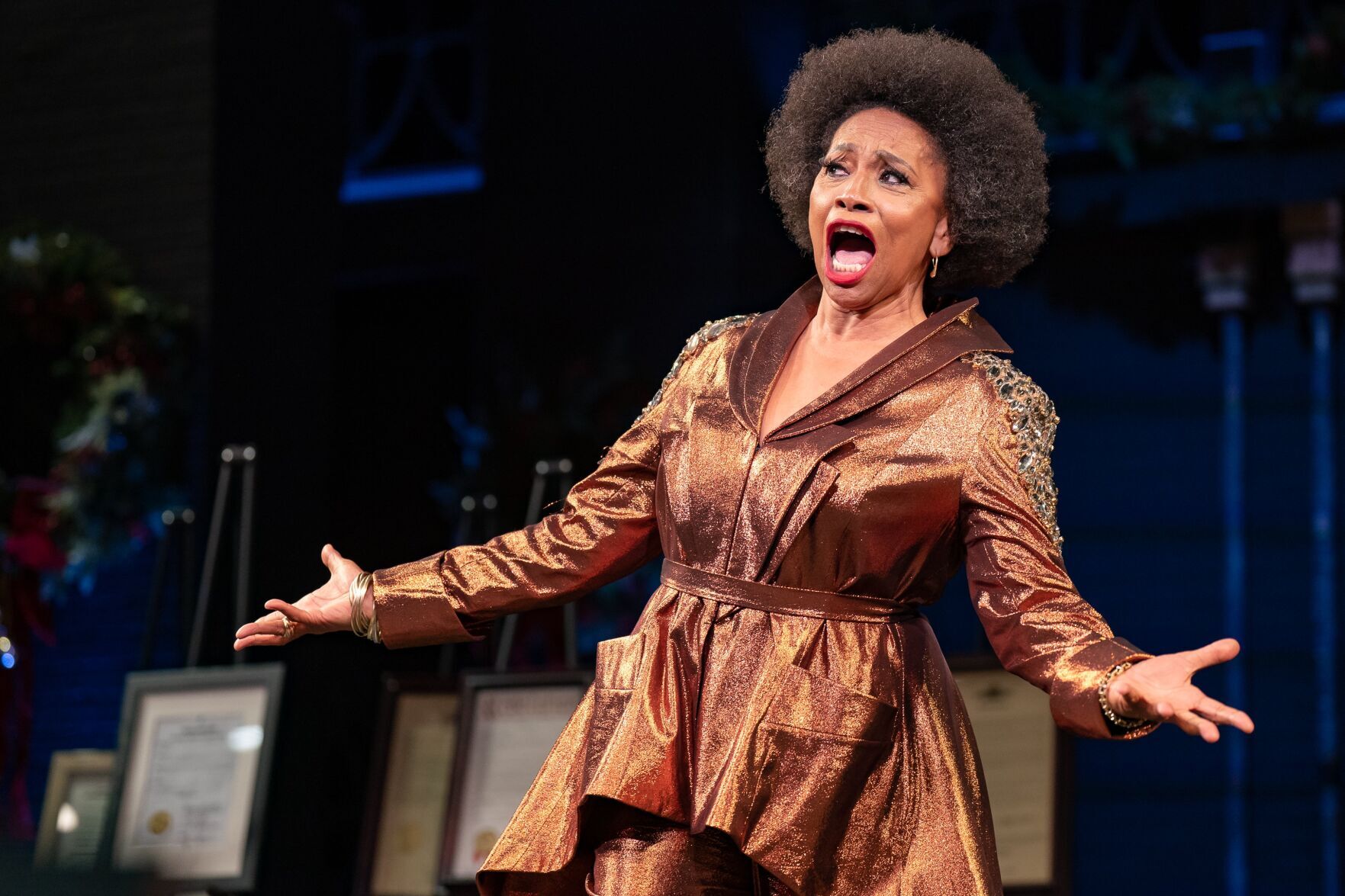 Actress Jenifer Lewis returns to Webster University for book tour